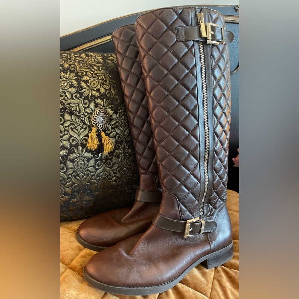 Tall Brown quilted Vince Camuto boots. size 7.5. Pre-owned good condition.
